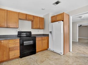 871 SW 10th St, Pompano Beach FL 33060