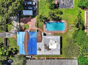 871 SW 10th St, Pompano Beach FL 33060