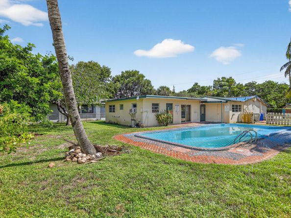 871 SW 10th St, Pompano Beach FL 33060