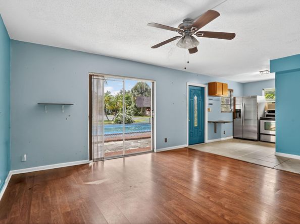 871 SW 10th St, Pompano Beach FL 33060