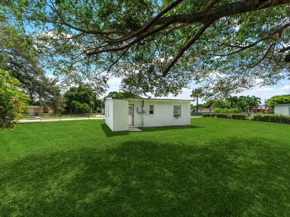 16320 NW 19th Ct, Miami Gardens FL 33054