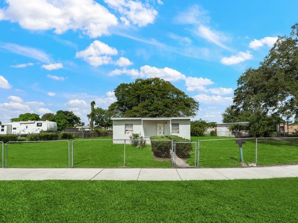 16320 NW 19th Ct, Miami Gardens FL 33054