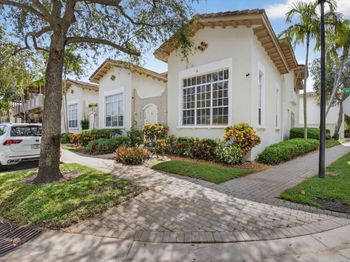 616 NW 25th Ave