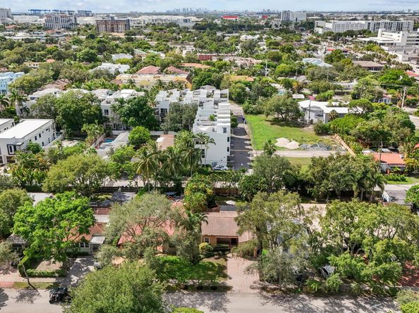 712 SE 11th Court, Fort Lauderdale FL 33316