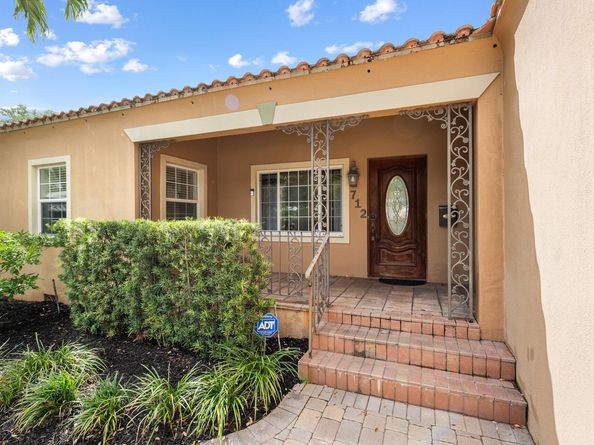 712 SE 11th Court, Fort Lauderdale FL 33316
