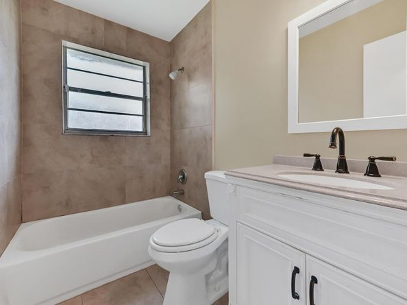 5001 Woodstone Circle, Lake Worth FL 33463