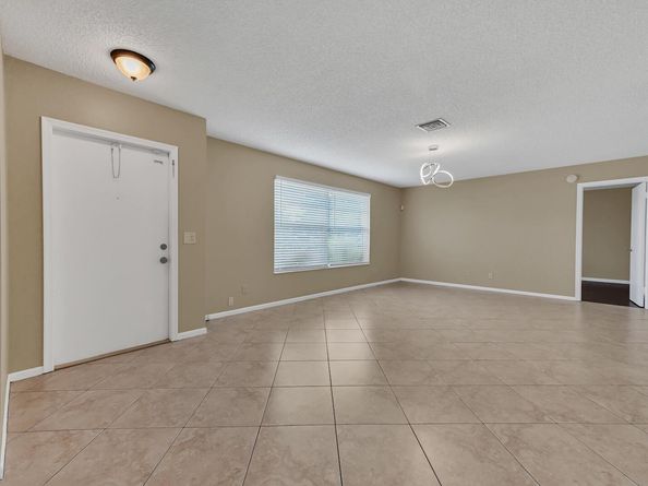 5001 Woodstone Circle, Lake Worth FL 33463