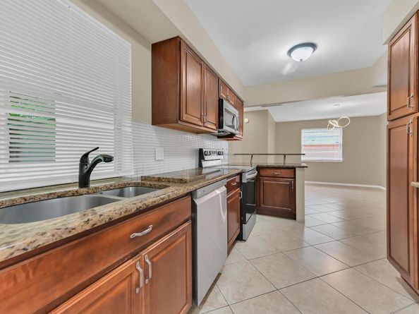 5001 Woodstone Circle, Lake Worth FL 33463