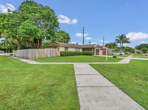 5001 Woodstone Circle, Lake Worth FL 33463