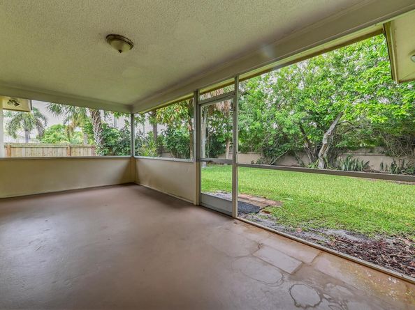 5001 Woodstone Circle, Lake Worth FL 33463