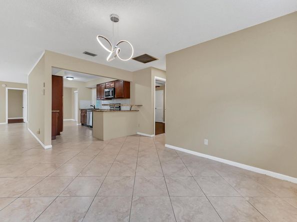 5001 Woodstone Circle, Lake Worth FL 33463