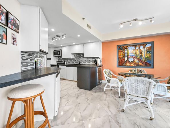 1900 Consulate Place 604, West Palm Beach FL 33401