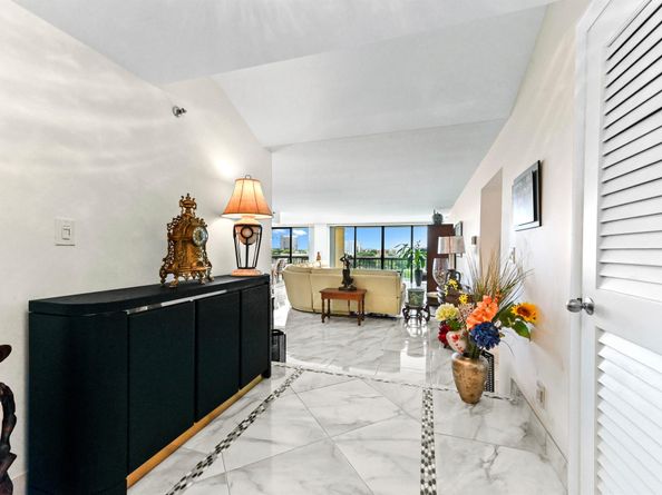 1900 Consulate Place 604, West Palm Beach FL 33401