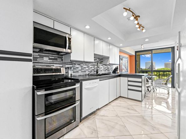 1900 Consulate Place 604, West Palm Beach FL 33401