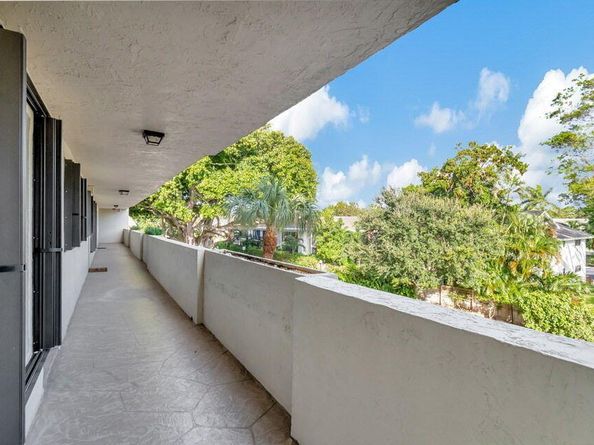 555 Banyan Tree Lane 302, Delray Beach FL 33483