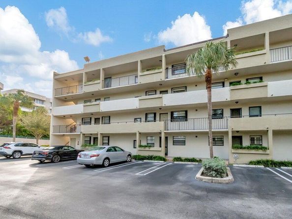 555 Banyan Tree Lane 302, Delray Beach FL 33483