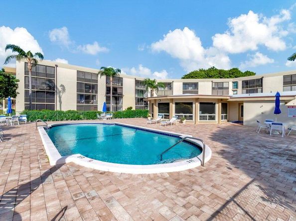 555 Banyan Tree Lane 302, Delray Beach FL 33483