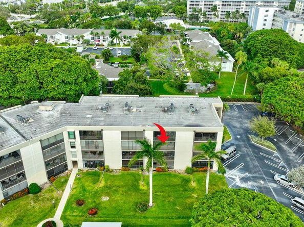 555 Banyan Tree Lane 302, Delray Beach FL 33483