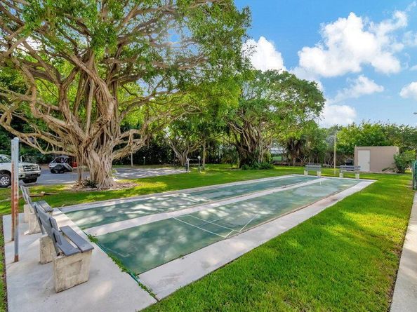 555 Banyan Tree Lane 302, Delray Beach FL 33483