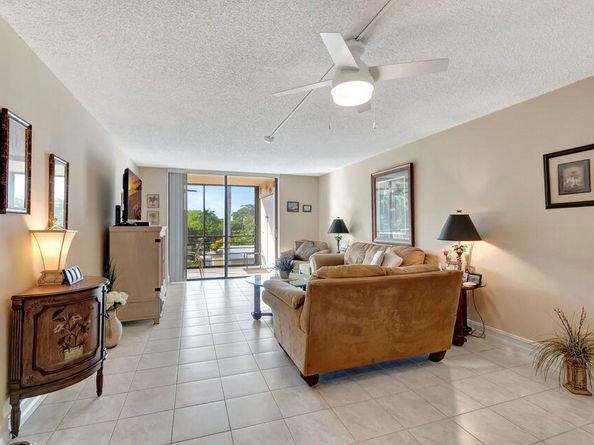 555 Banyan Tree Lane 302, Delray Beach FL 33483