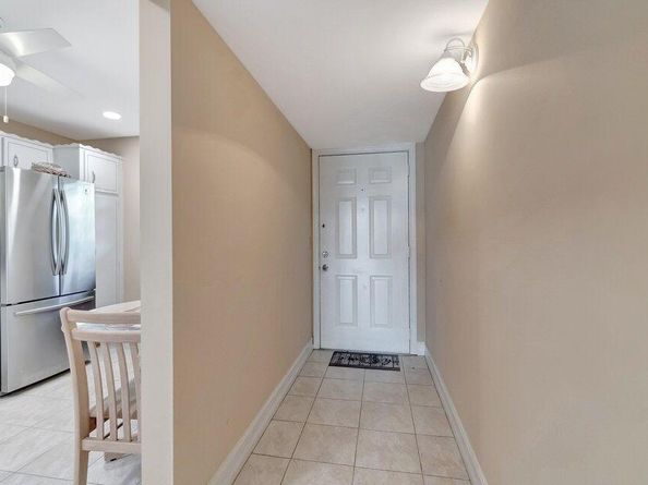555 Banyan Tree Lane 302, Delray Beach FL 33483
