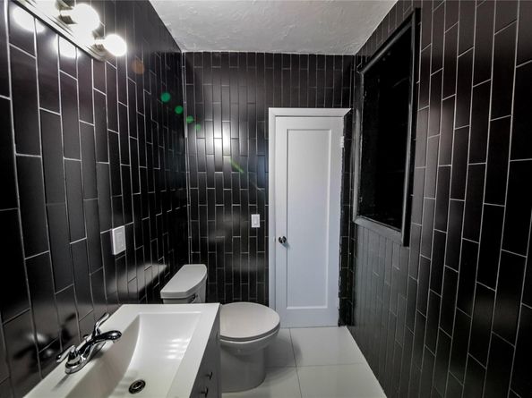 2221 SW 13th St, Miami FL 33145