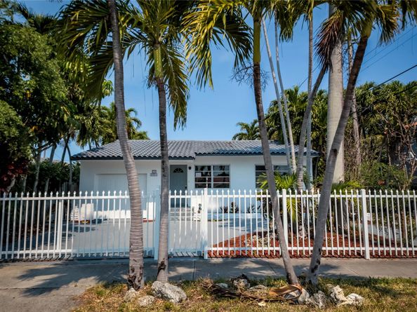 2221 SW 13th St, Miami FL 33145