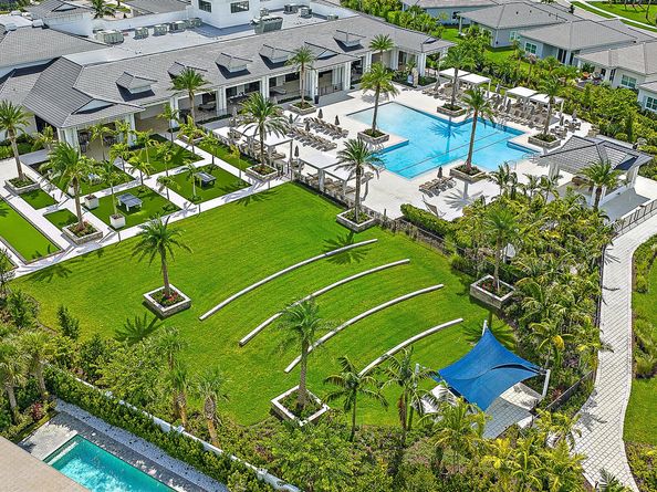10151 Driftwood Way, Palm Beach Gardens FL 33412