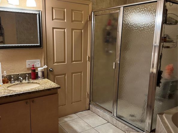 936 W tropical way, Plantation FL 33317