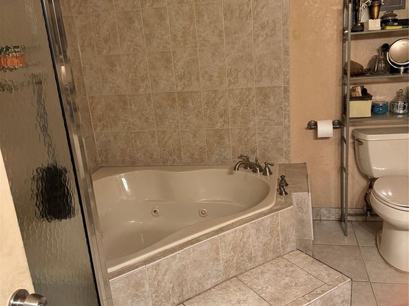 936 W tropical way, Plantation FL 33317