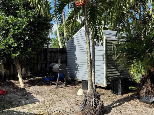 936 W tropical way, Plantation FL 33317