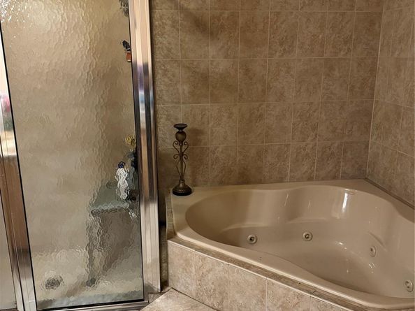 936 W tropical way, Plantation FL 33317