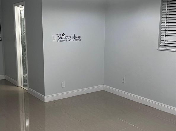 165 NW 78th Ave, Margate FL 33063