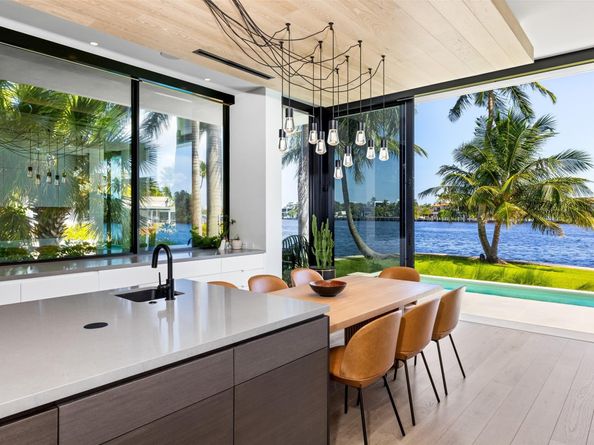 516 Mola Ave, Fort Lauderdale FL 33301