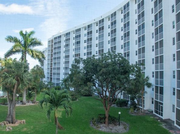 2731 NE 14th Street Cswy 232, Pompano Beach FL 33062