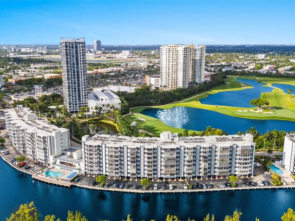 300 Diplomat Pkwy 616, Hallandale Beach FL 33009