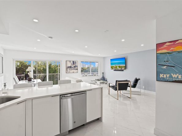 300 Diplomat Pkwy 616, Hallandale Beach FL 33009