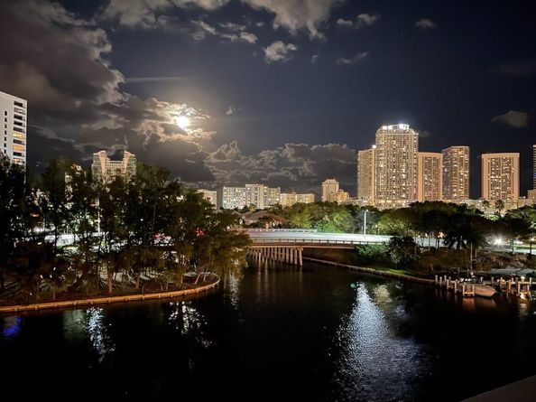 300 Diplomat Pkwy 616, Hallandale Beach FL 33009