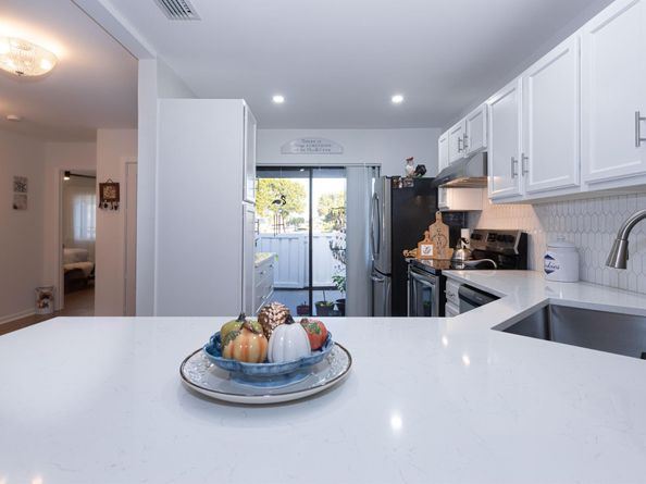 2641 Gately Drive W 1906, West Palm Beach FL 33415