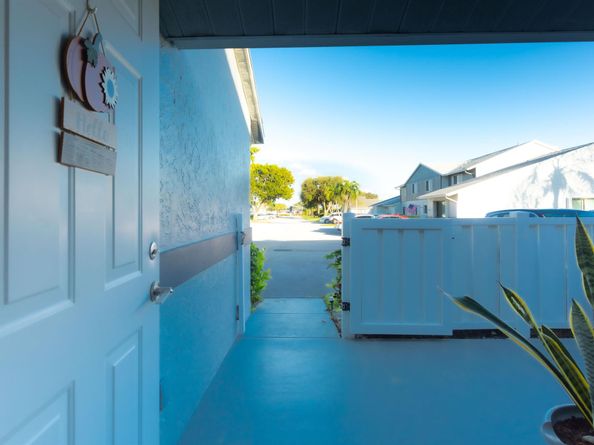 2641 Gately Drive W 1906, West Palm Beach FL 33415