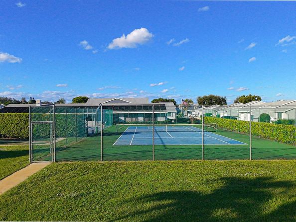 2641 Gately Drive W 1906, West Palm Beach FL 33415