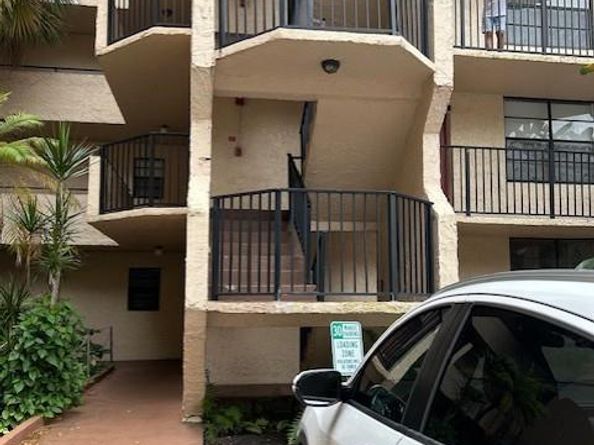 3590 Blue Lake Dr 305, Pompano Beach FL 33064