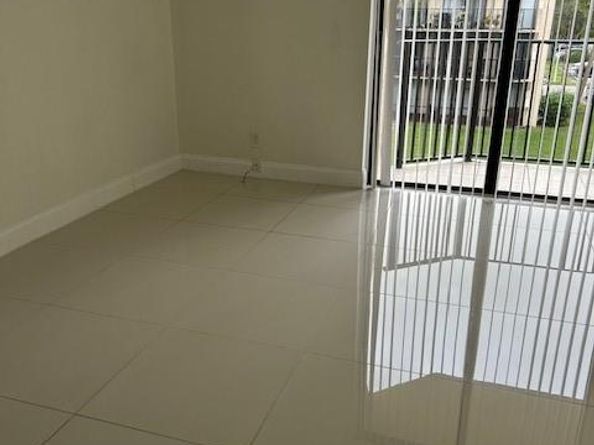 3590 Blue Lake Dr 305, Pompano Beach FL 33064