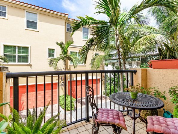 218 S Federal Highway 2, Lake Worth Beach FL 33460