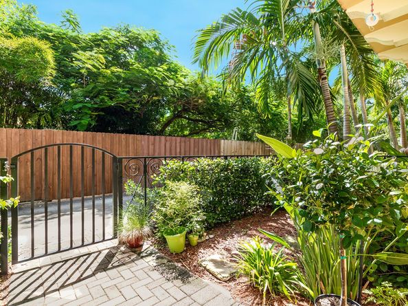 218 S Federal Highway 2, Lake Worth Beach FL 33460