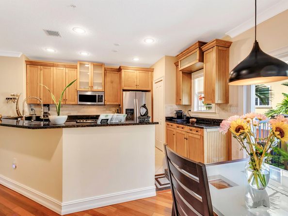 218 S Federal Highway 2, Lake Worth Beach FL 33460