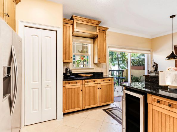 218 S Federal Highway 2, Lake Worth Beach FL 33460