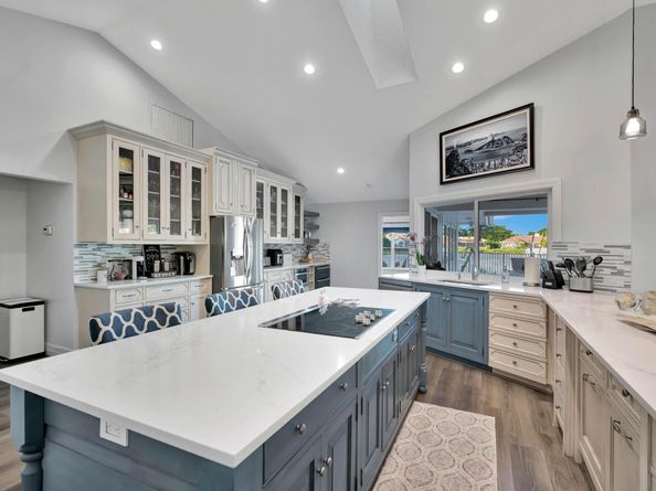 19 Cambria Road E, Palm Beach Gardens FL 33418