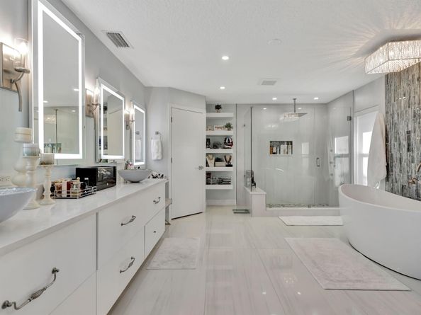 19 Cambria Road E, Palm Beach Gardens FL 33418