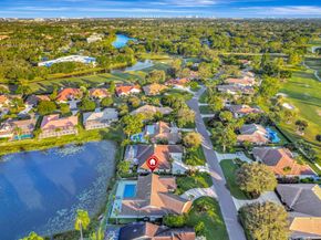 19 Cambria Road E, Palm Beach Gardens FL 33418